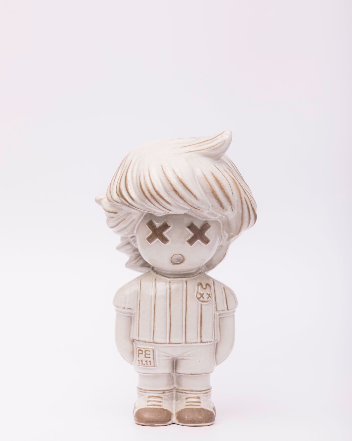 LA.RETRO.LEYENDA.WHITE escultura en cerámica, Perujis, de El Imaquinario de Yute y Tocuyo