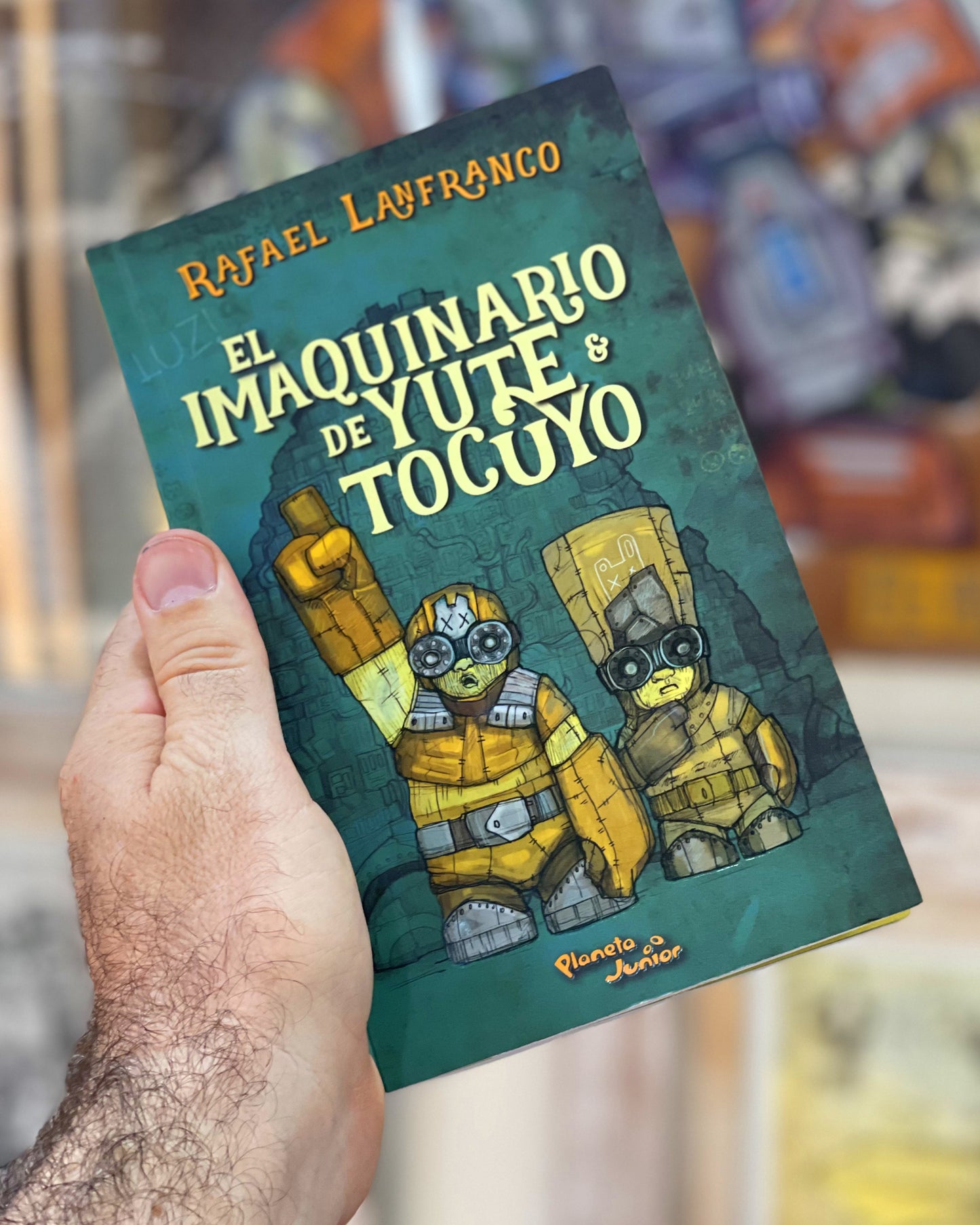 El Imaquinario de Yute y Tocuyo, firmado, edición Planeta Perú