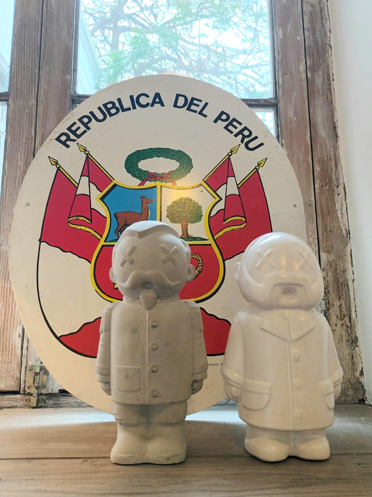 GRAUTO.BOT, escultura en cerámica