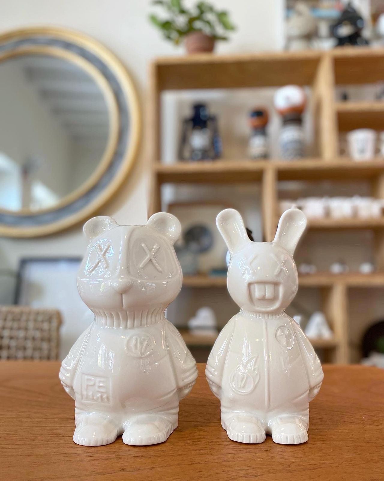 PANDA ATÓMICO, escultura en porcelana