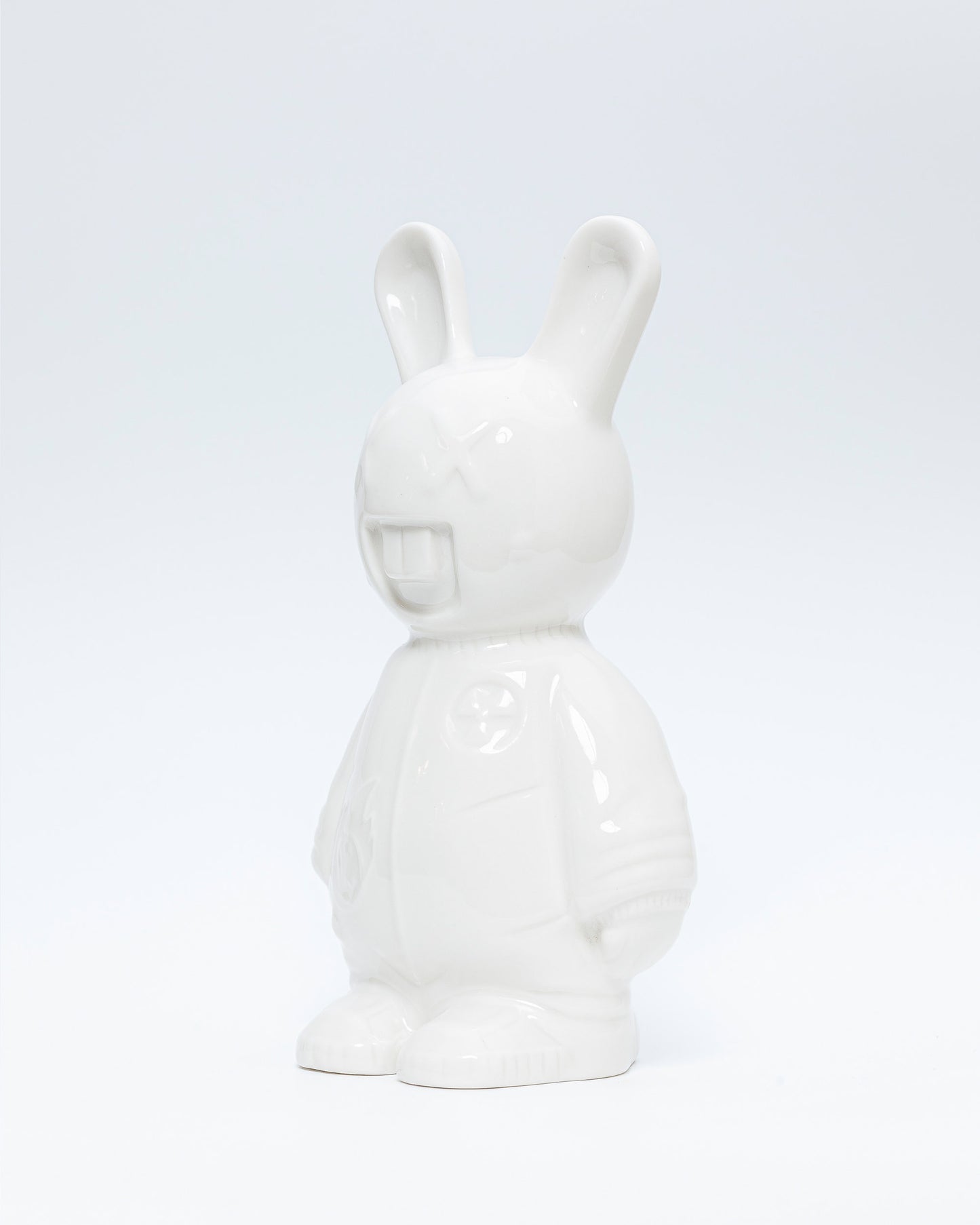 CONEJO ATÓMICO, escultura en porcelana