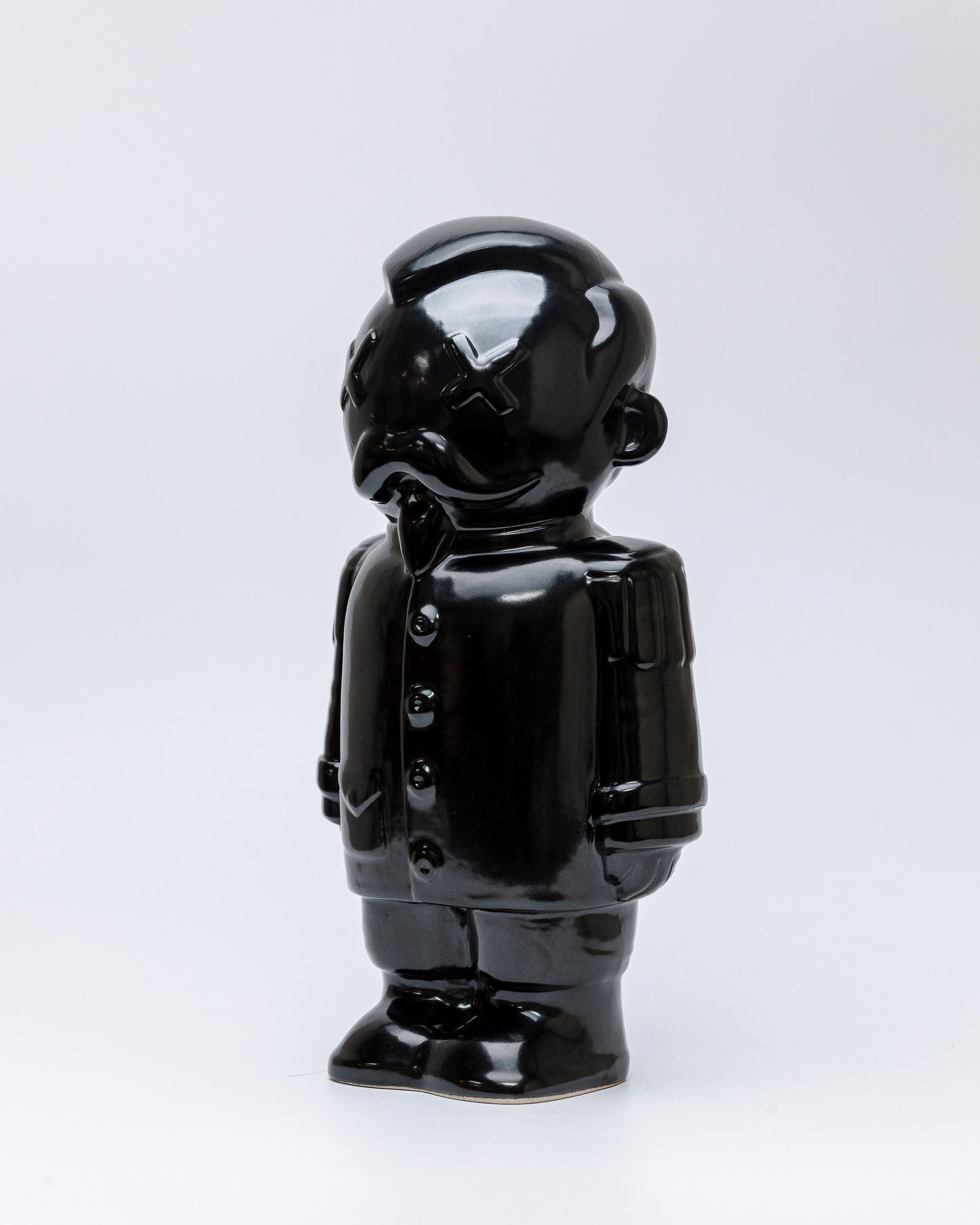 BOLOGNO.BOT.BLACK, escultura en porcelana