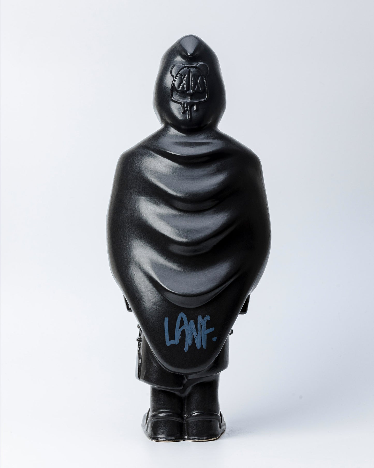 GIGANTO.BOT, escultura en gress, y esmalte oscuro