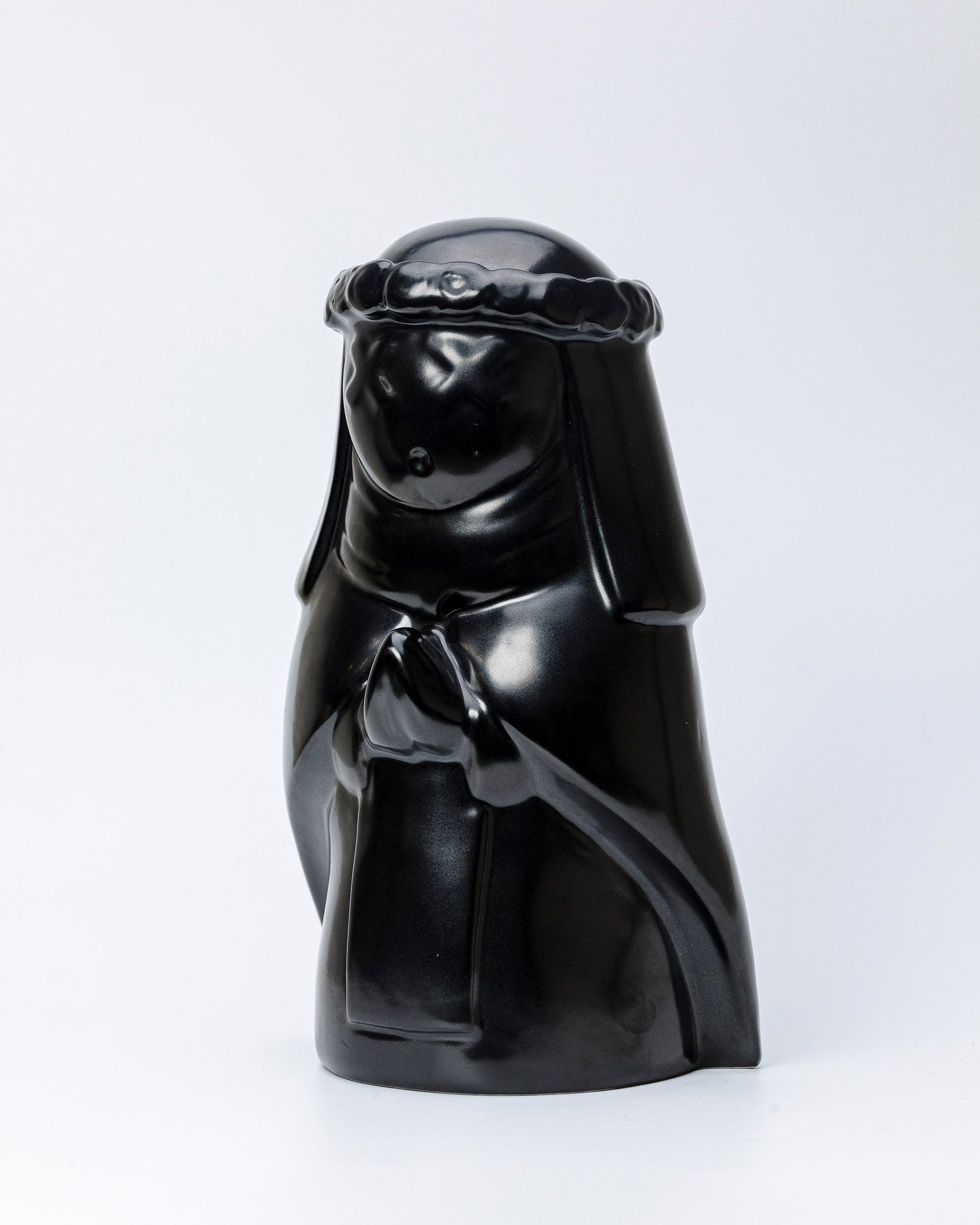 SANTARO.BOT.BLACK escultura en cerámica, Perujis, de El Imaquinario de Yute y Tocuyo