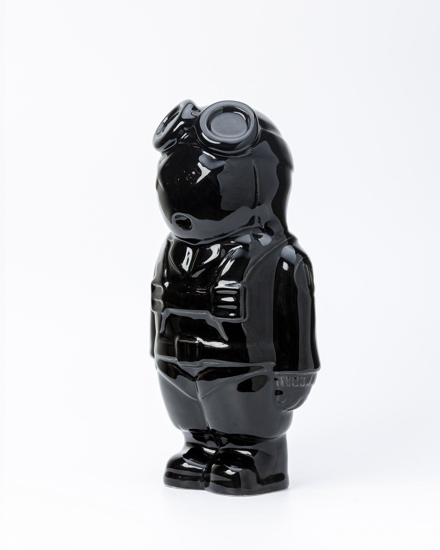 QUIÑONO.BOT.BLACK, escultura en ceramica