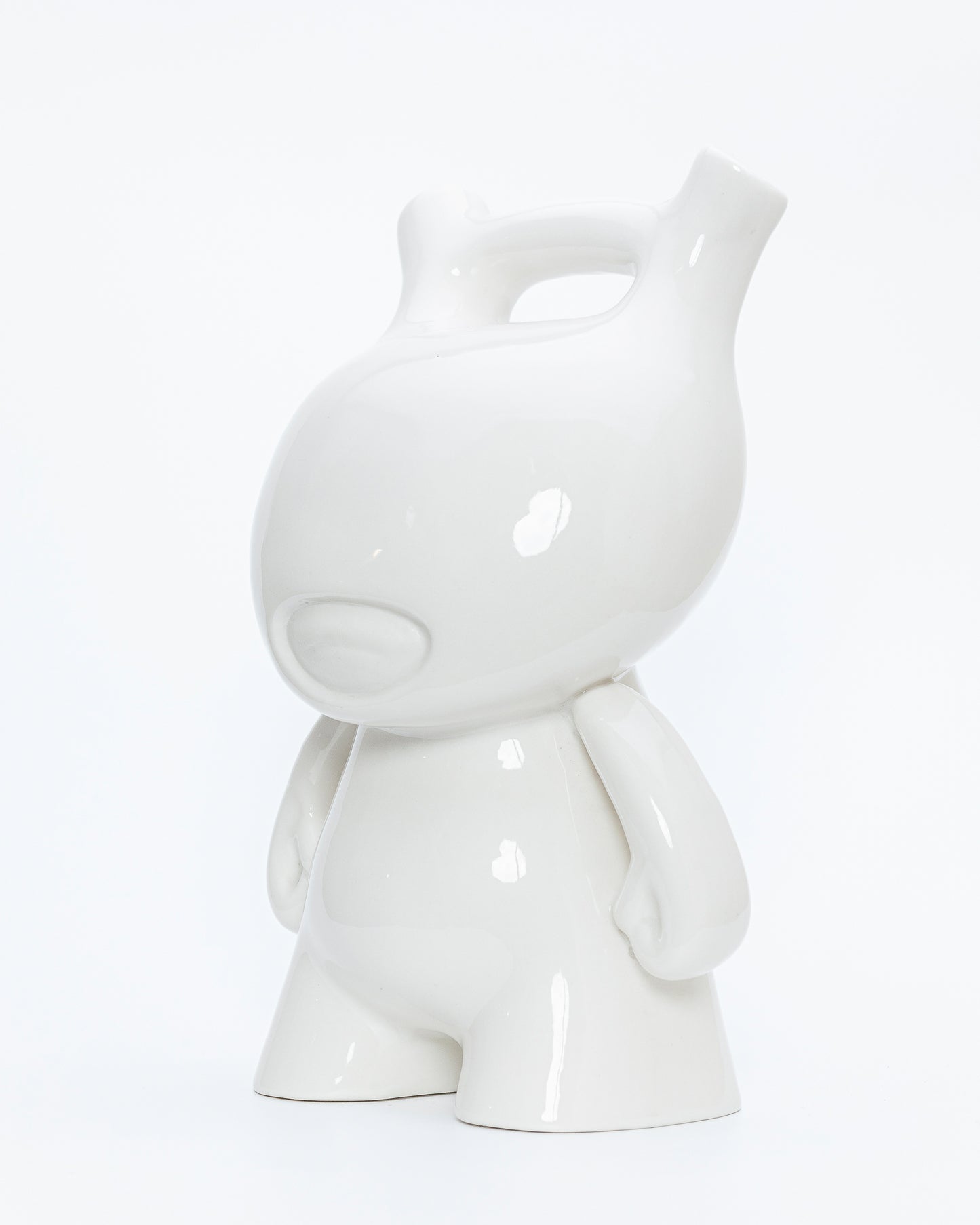 WAKO.TOY.AP, escultura en porcelana.