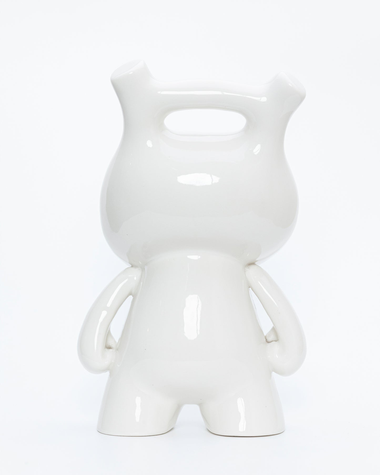 WAKO.TOY.AP, escultura en porcelana.