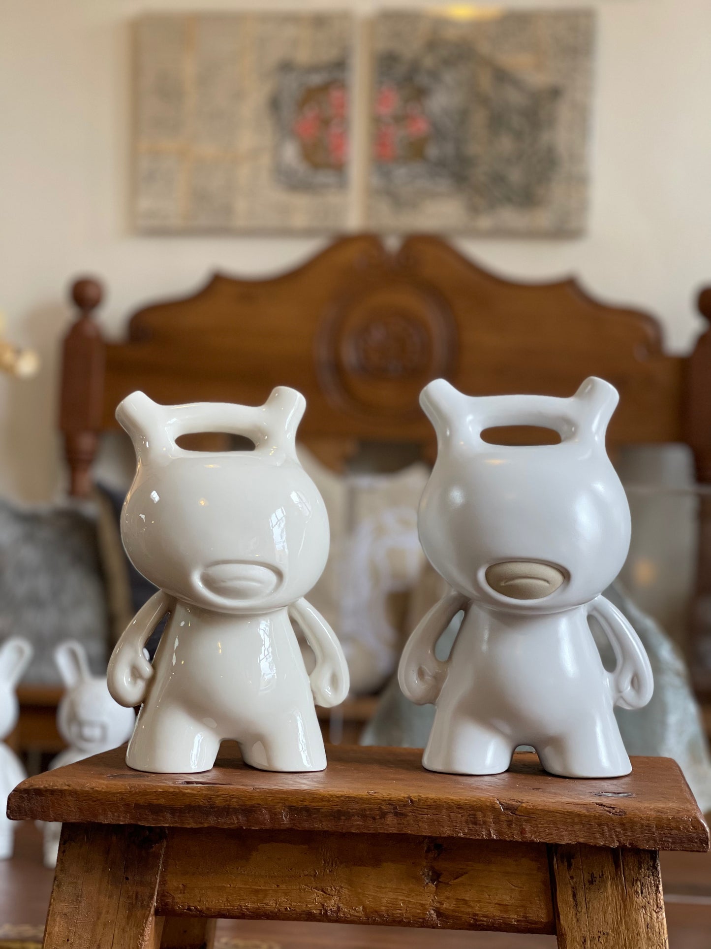 WAKO.TOY.AP, escultura en porcelana.