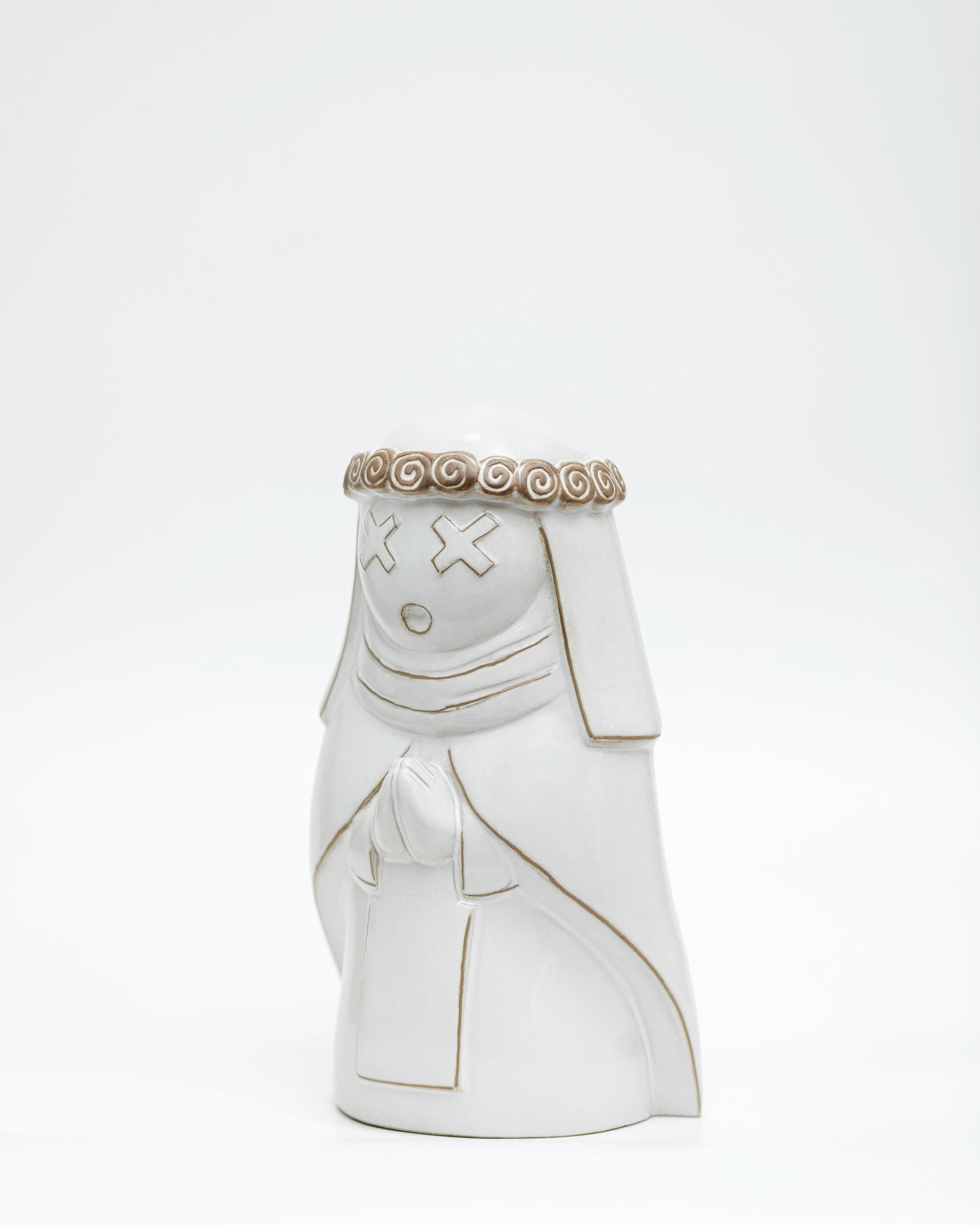 SANTARO.BOT.WHITE escultura en cerámica, Perujis, de El Imaquinario de Yute y Tocuyo